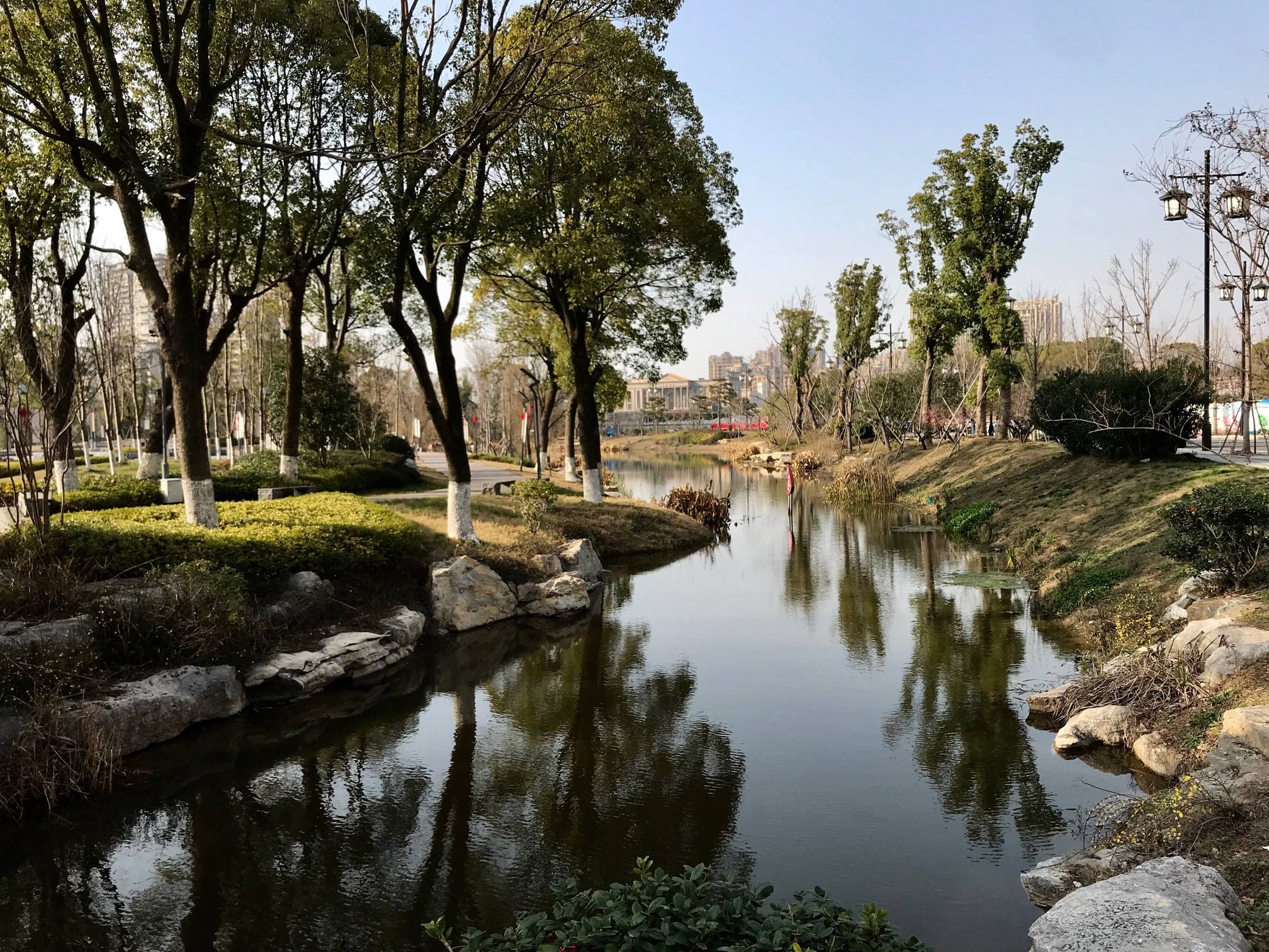 《丹阳凤凰山遗址公园美丽风景》