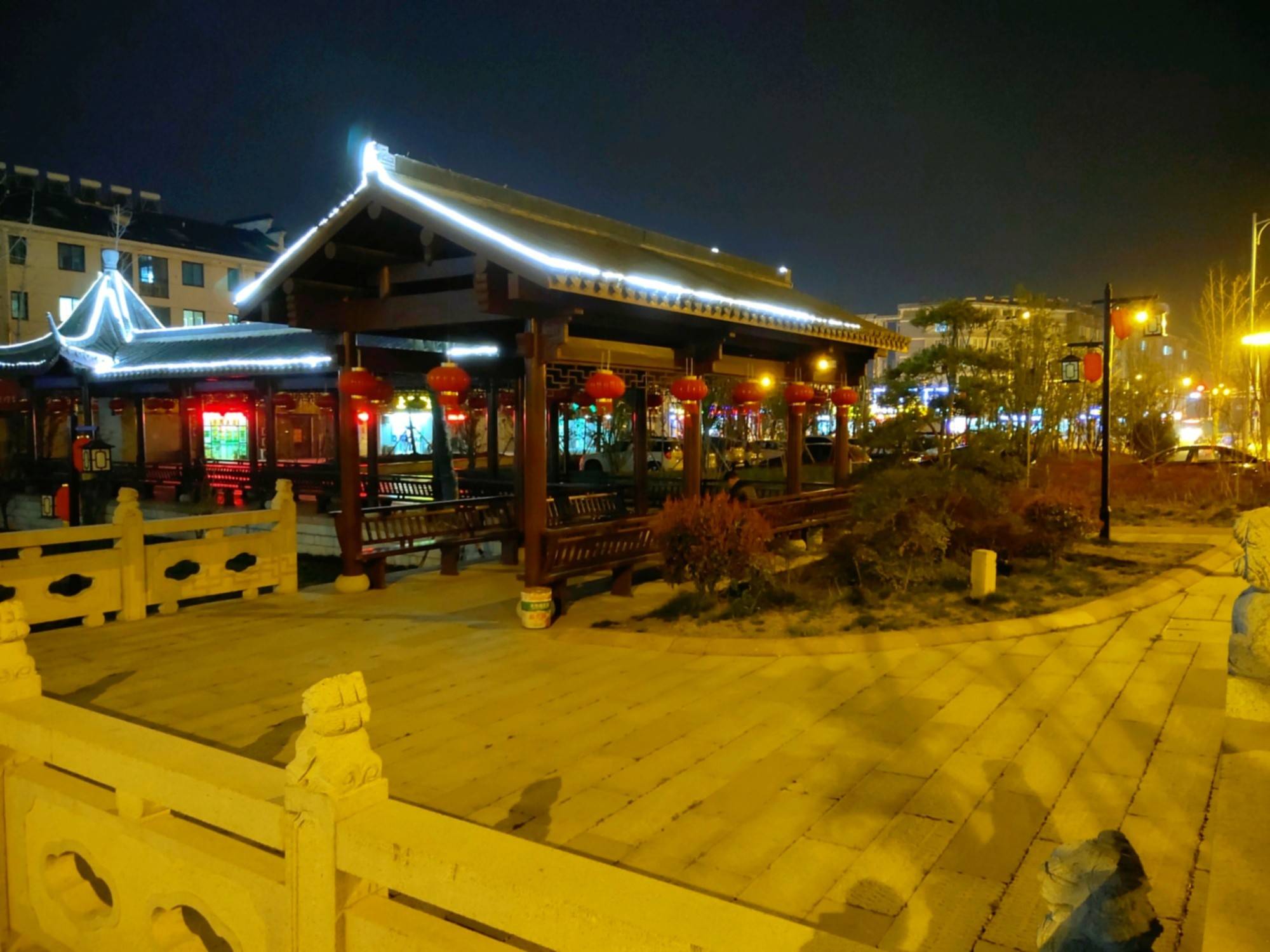 夜幕下的丹阳西门城楼夜色如画