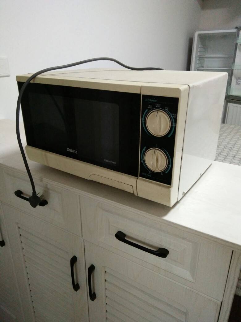 转旧的微波炉