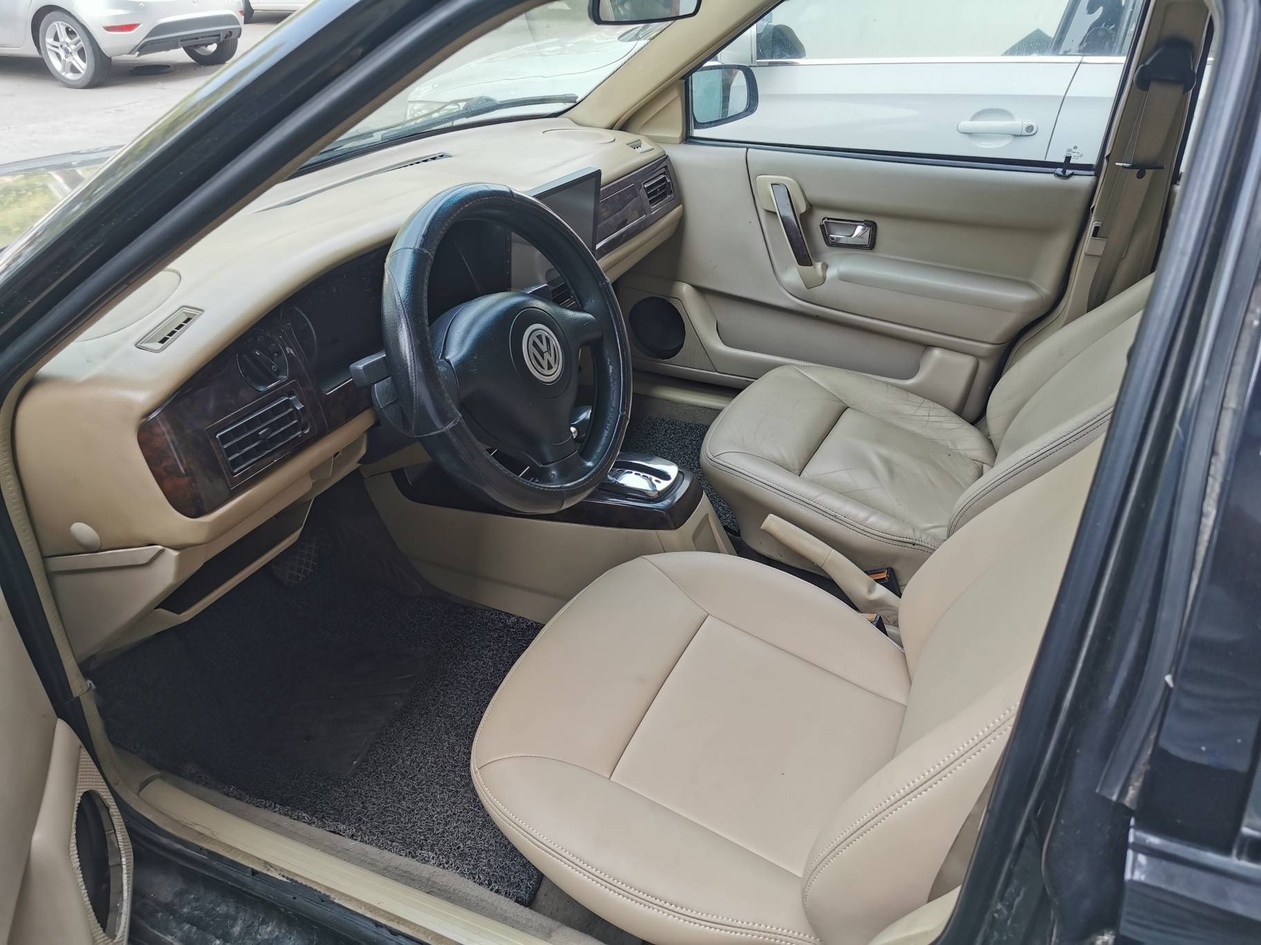 转让自动挡桑塔纳3000