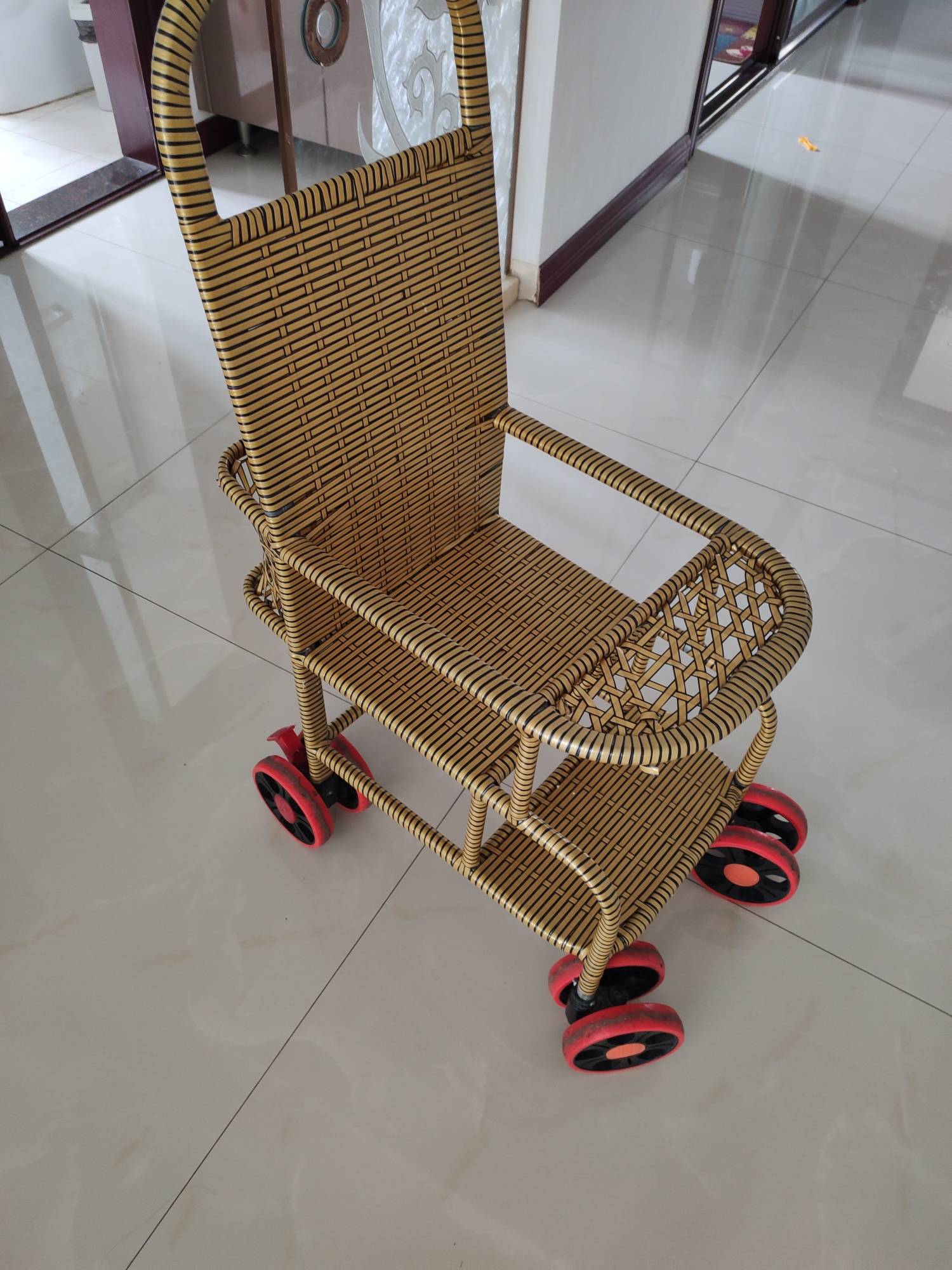 竹编婴儿车出手