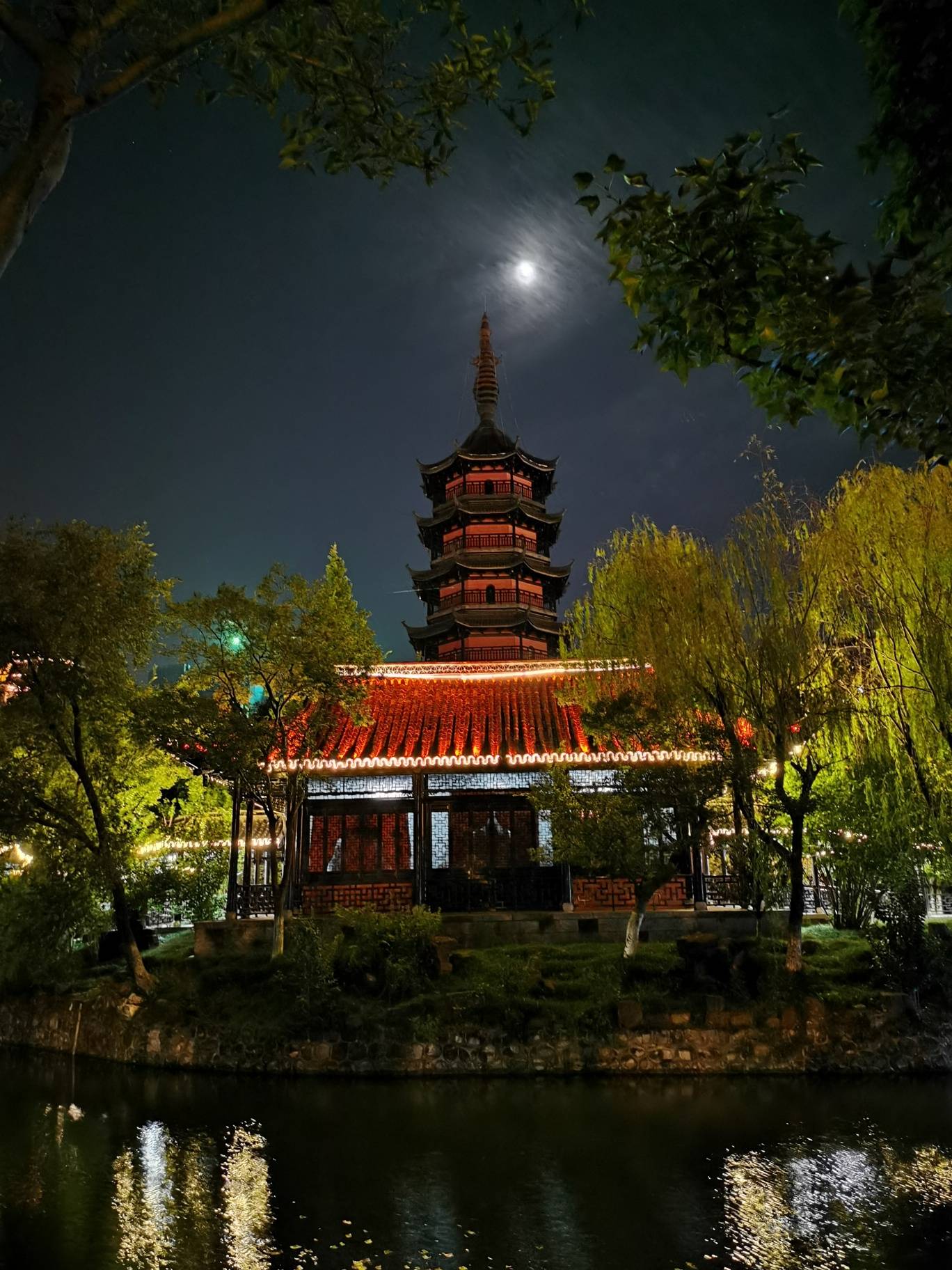 丹阳城市夜景还是蛮漂亮的