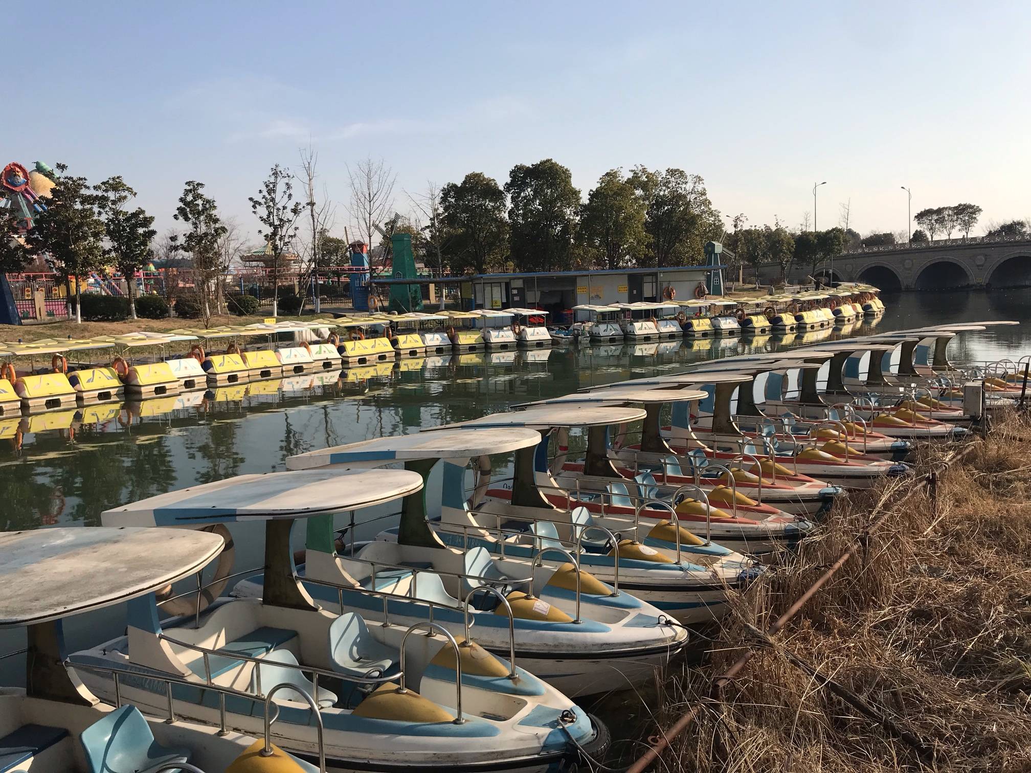 《美麗不分地域,鎮江新區大港北湖公園飄過》