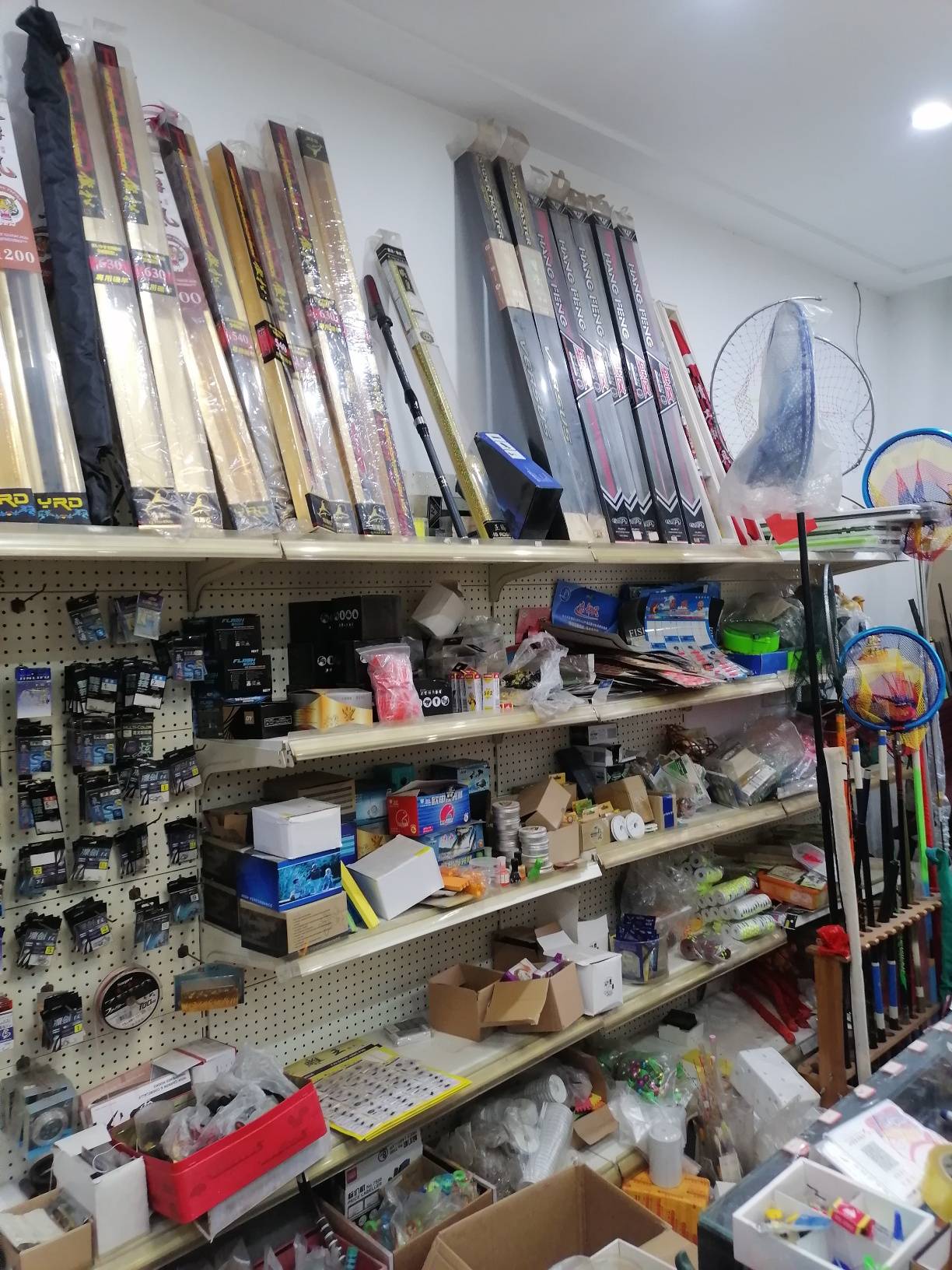 丹阳渔具店清仓处理柜台货架低价处理