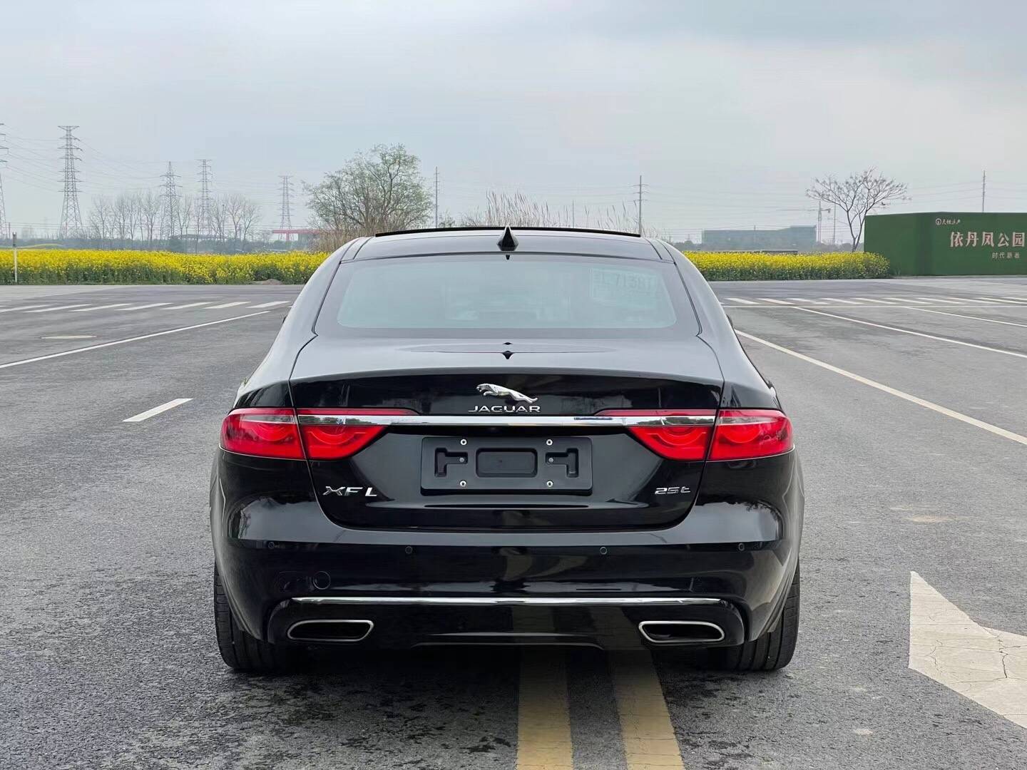 2018款 捷豹xfl xfl 2.0t 250ps 豪华版
