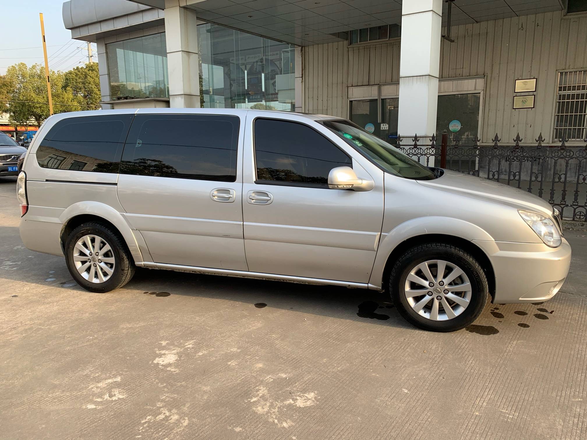 新到12年经典别克gl8