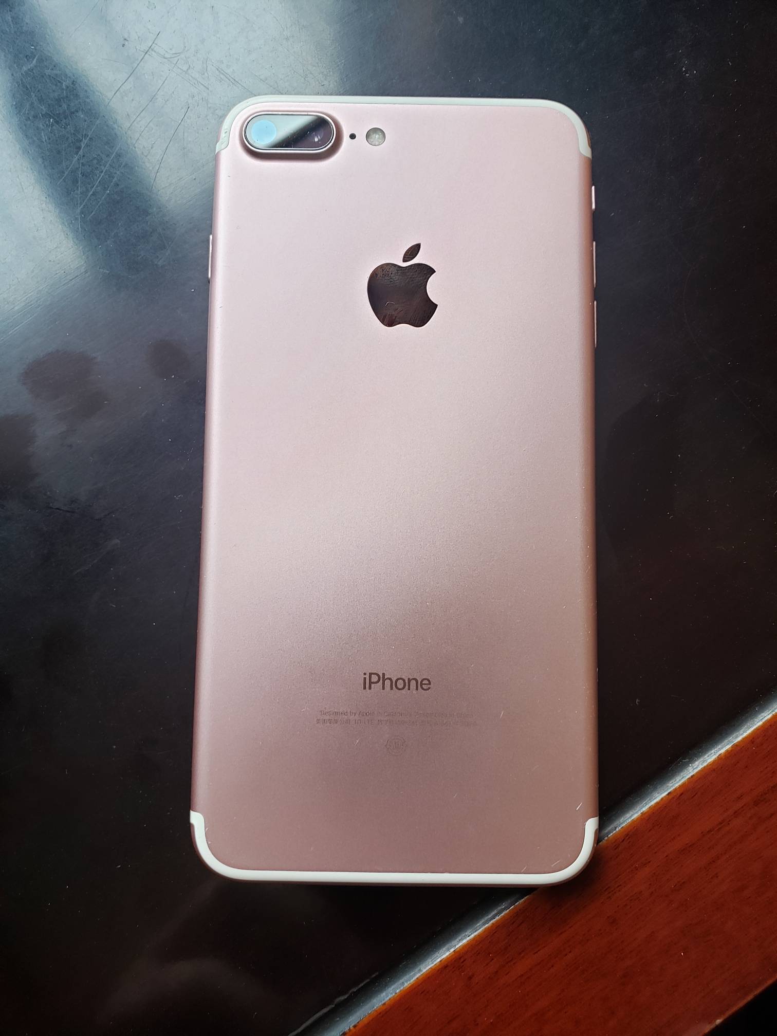 玫瑰金iphone7plus9新国行128g1100元