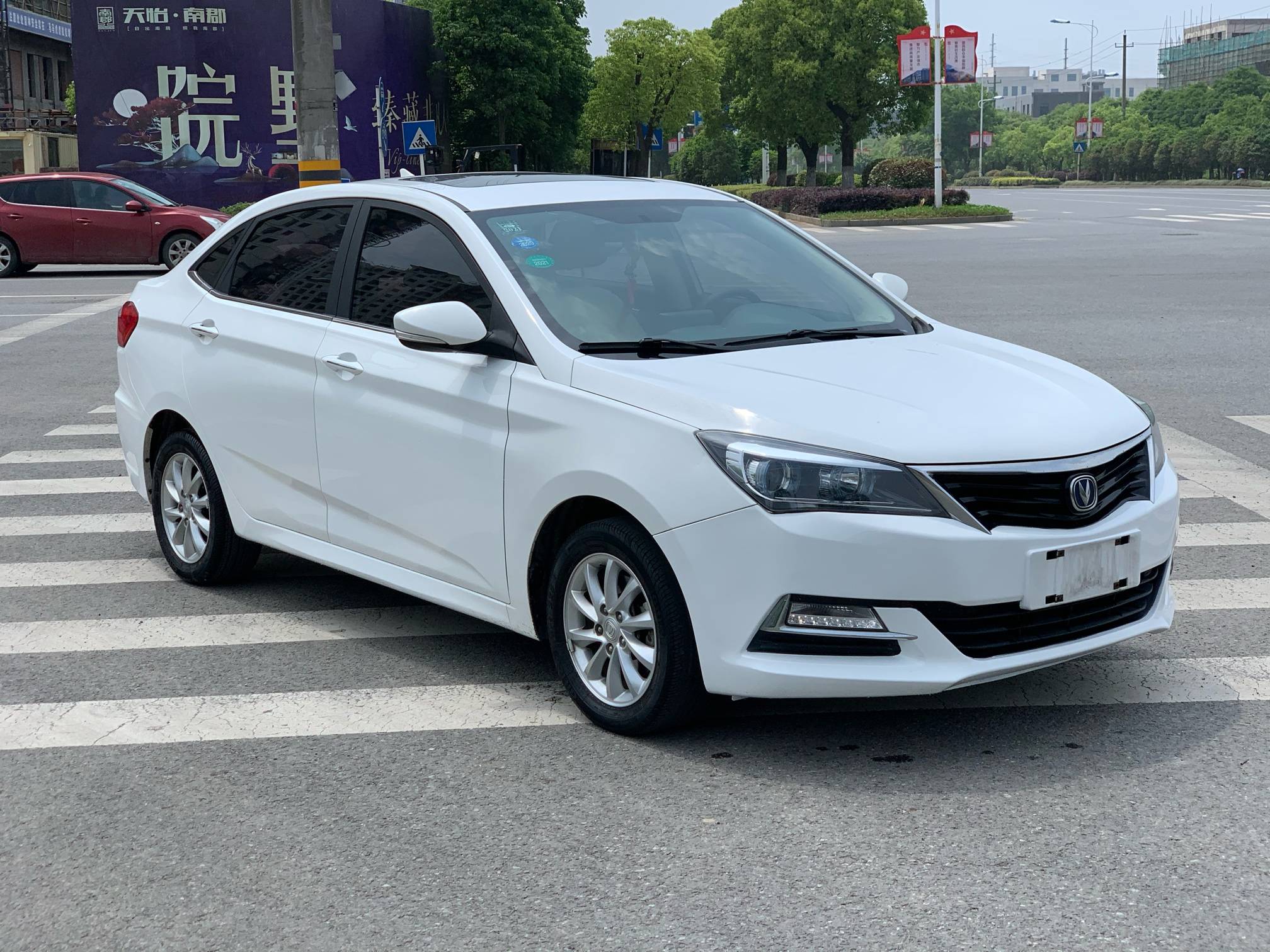 17年8长安悦翔v7转让