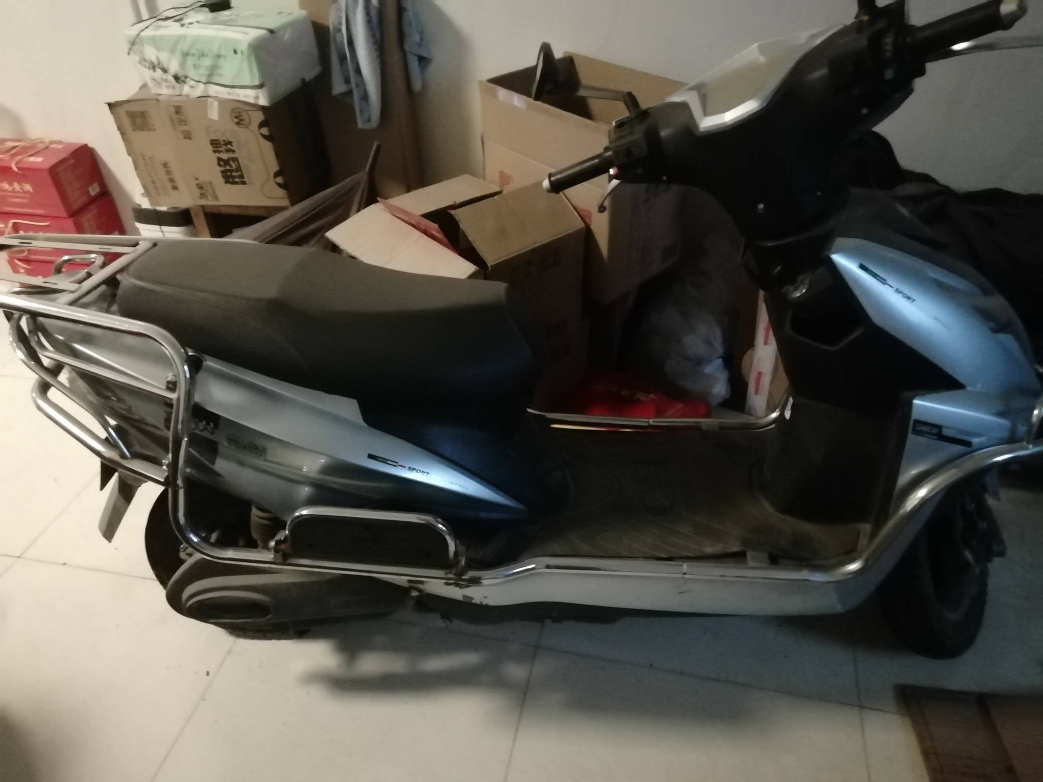 转让闲置金箭72v32安的电动车