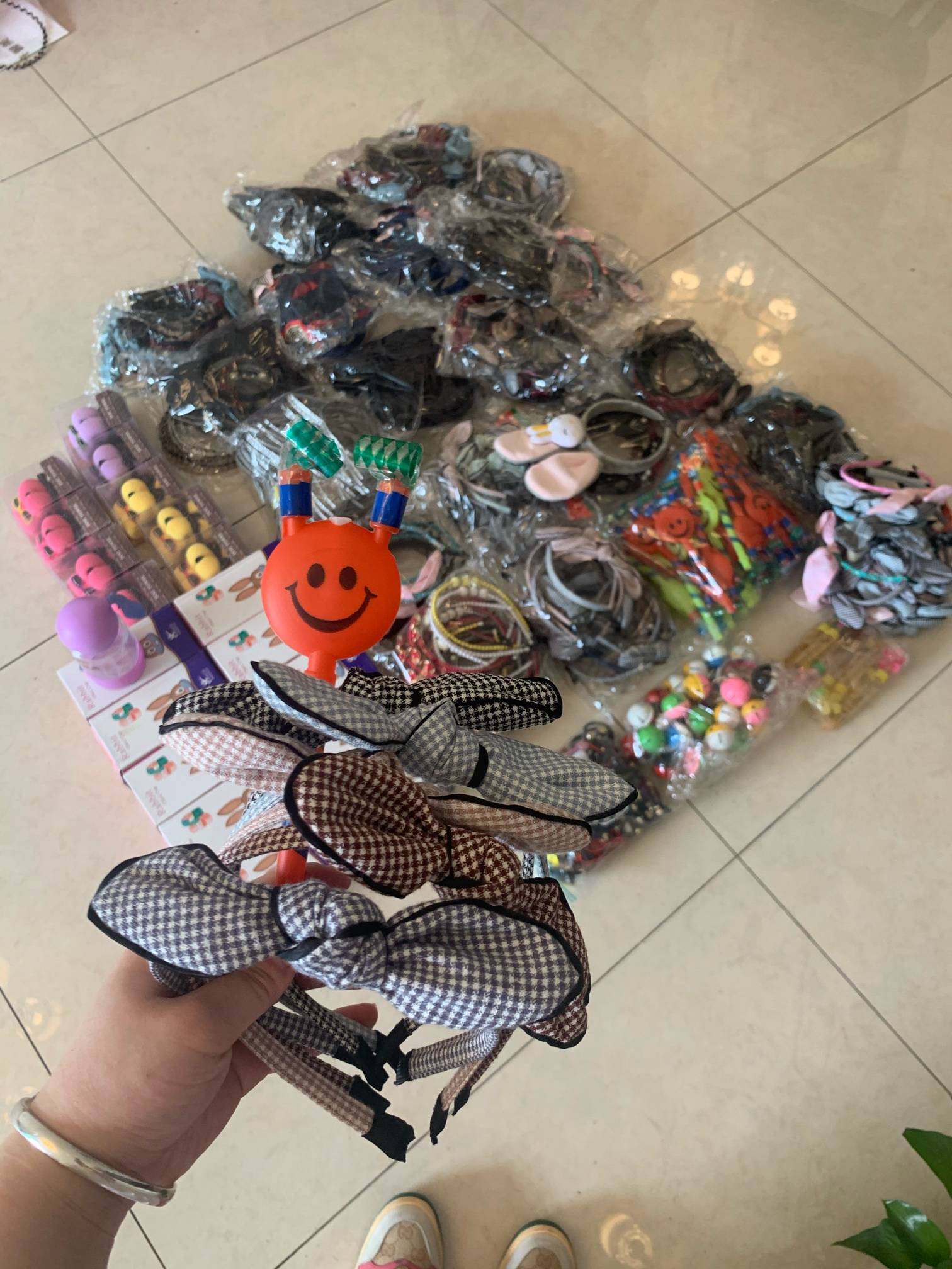 大量微商地推扫码活动小礼品抛货