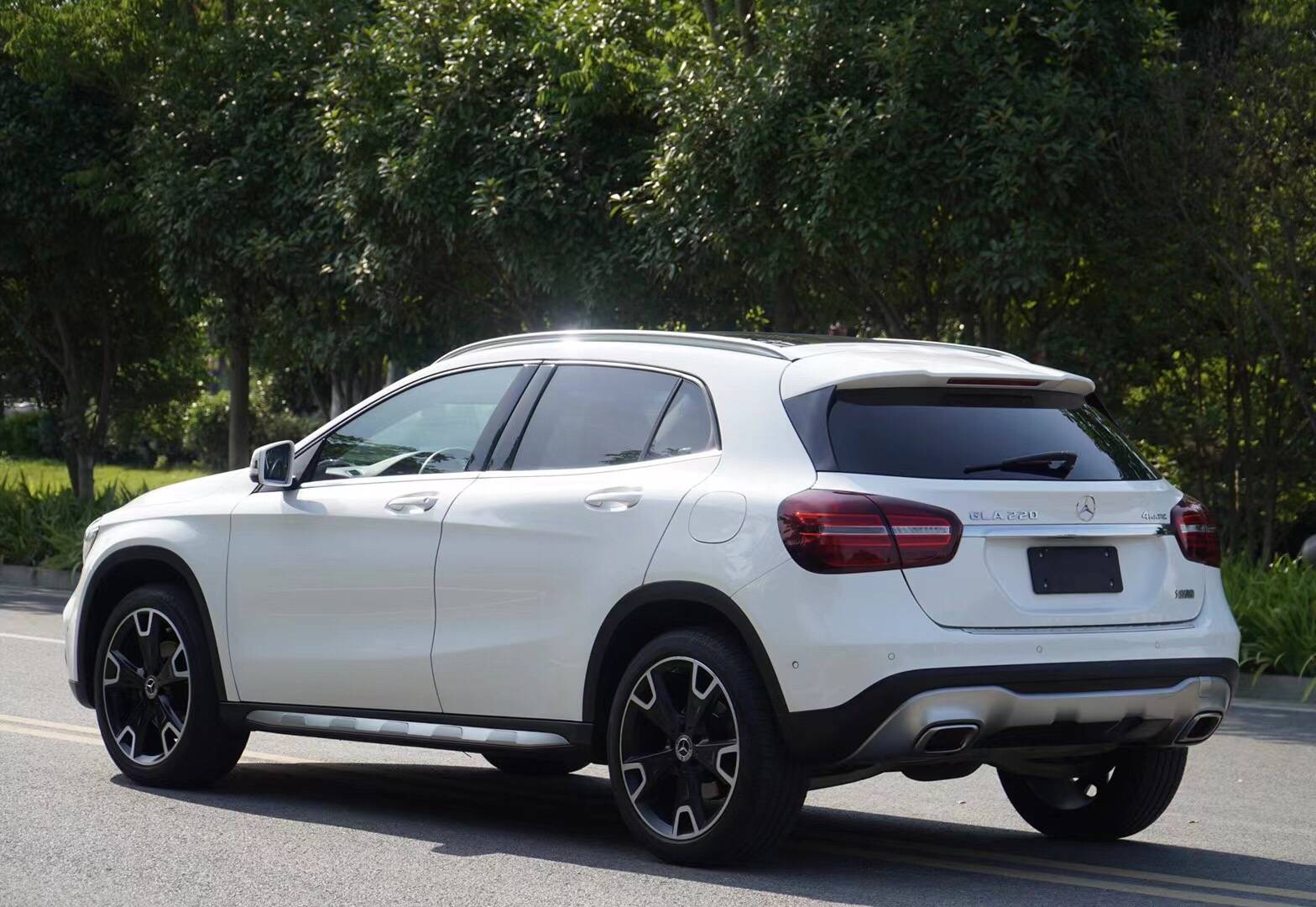 转让2018款 奔驰gla级 gla 220 4matic 运动型