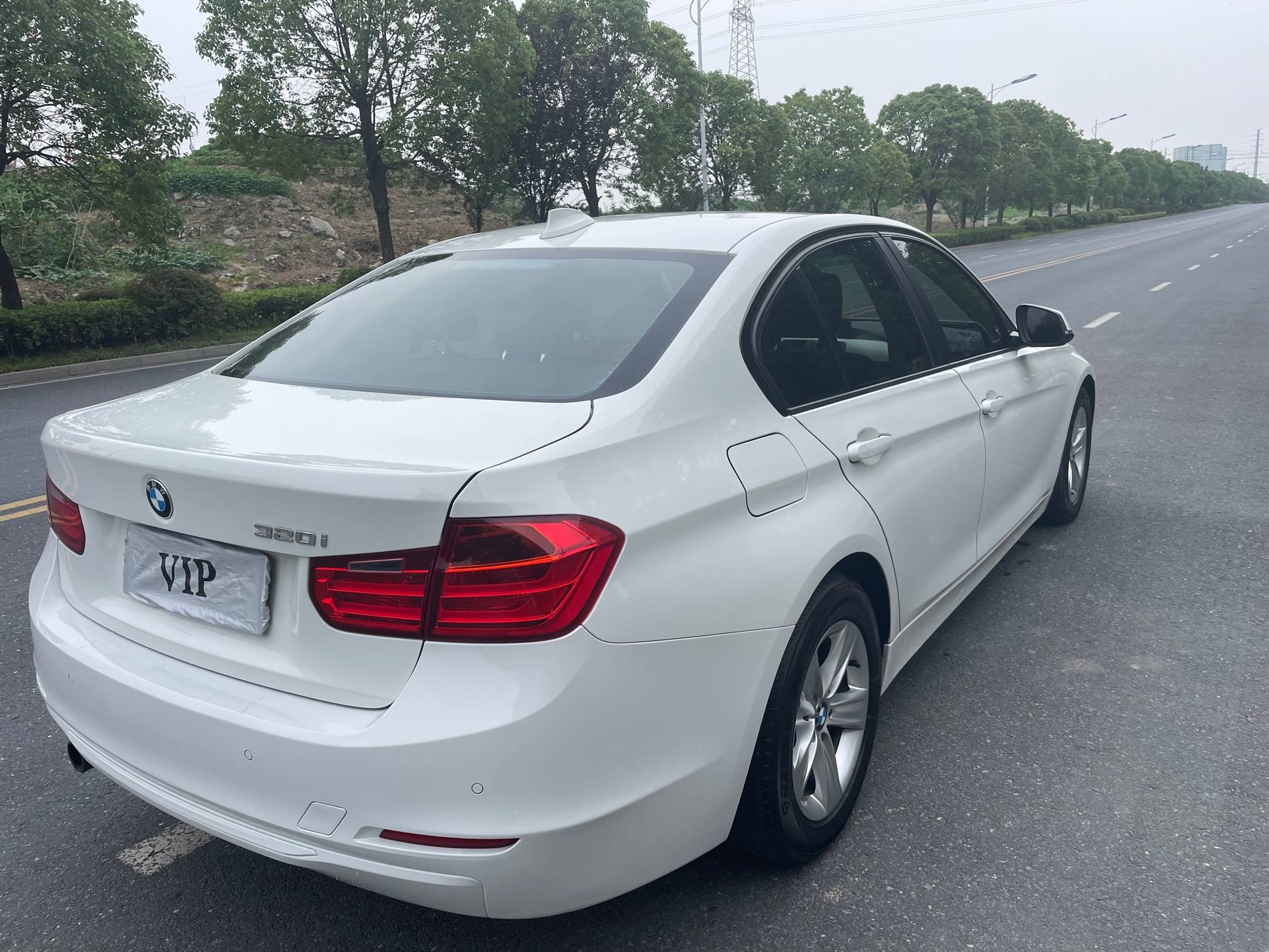 白色宝马320i转让