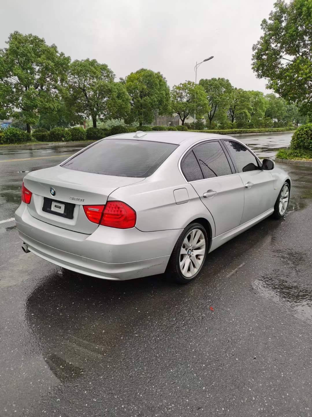 12年上牌的宝马320i