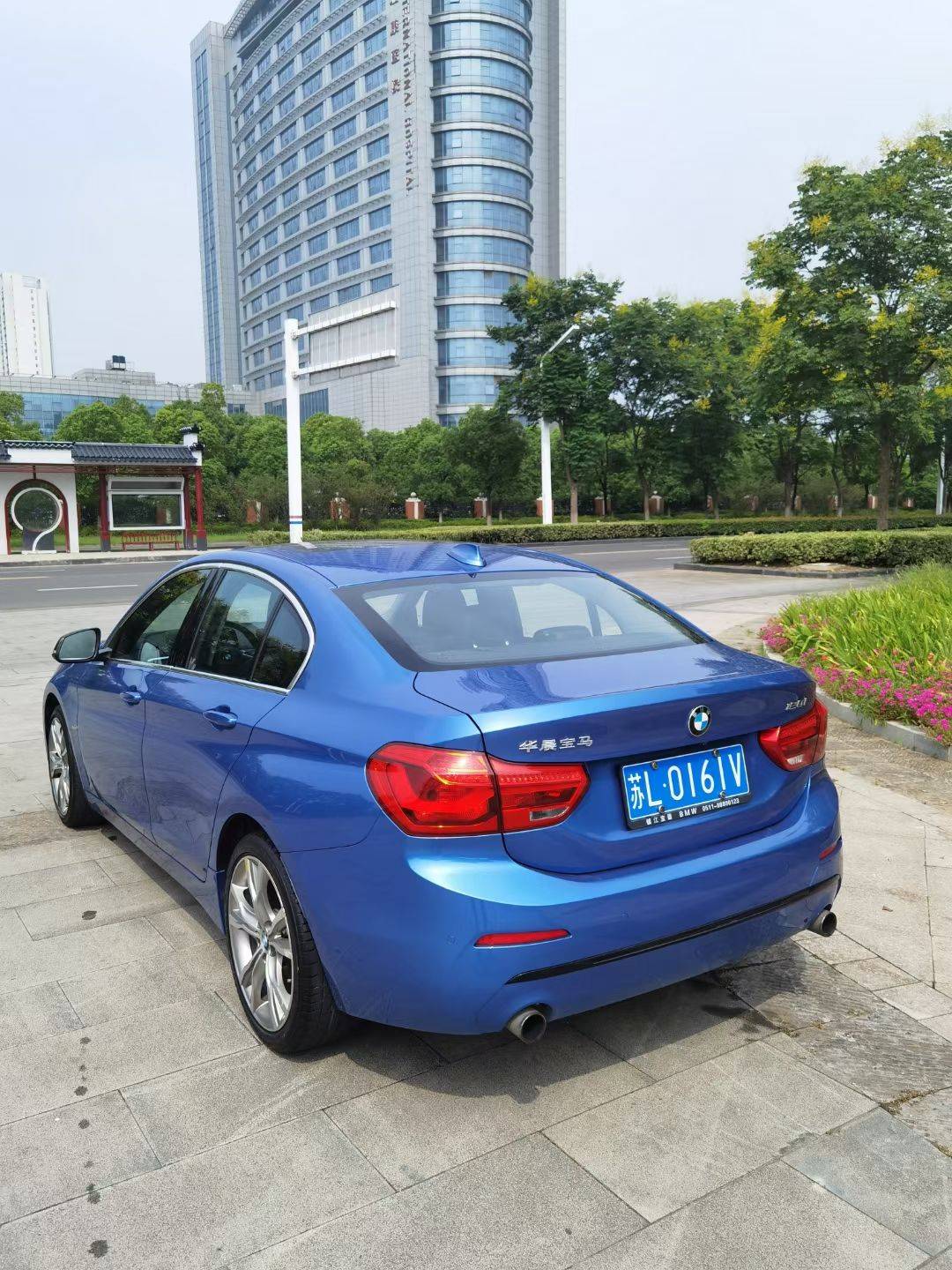 拿下17年宝马120运动电动记忆座椅,大屏导航,内饰太新带腿拖